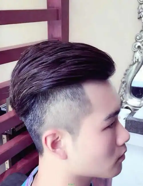 两边铲光的男生发型 看看哪款更清爽