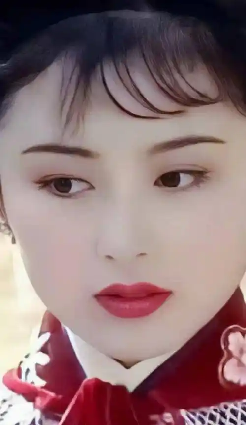 陈红年轻时的容颜,那简直连倾国倾城都觉得还不够夸_聊斋_古装_连城