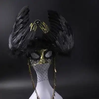 黑色夸张大羽毛翅膀蒙面歌王舞台唱歌男蒙面歌手女面具酒吧假面