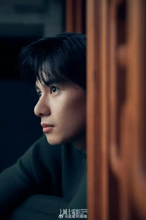 胡先煦 x《上城士》x《异人之下》时尚大片来了