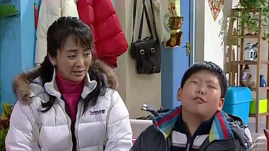 家有儿女:鼠标和妈妈一起上门拜年,原来重点在这儿啊!