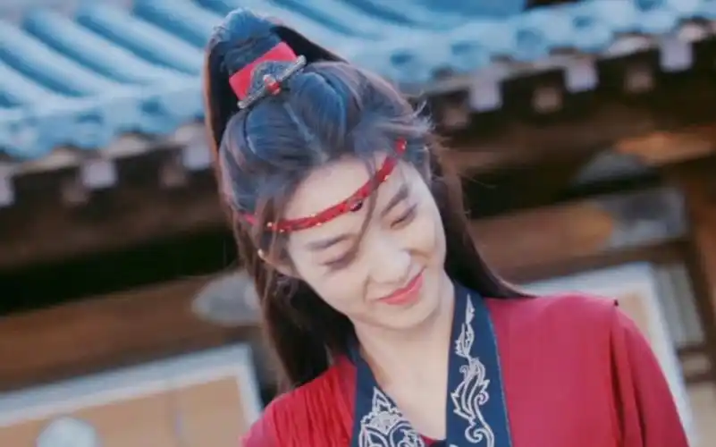 这才是女扮男装正确的打开方式!红衣黑发少年郎!帅的我直接喊老公!