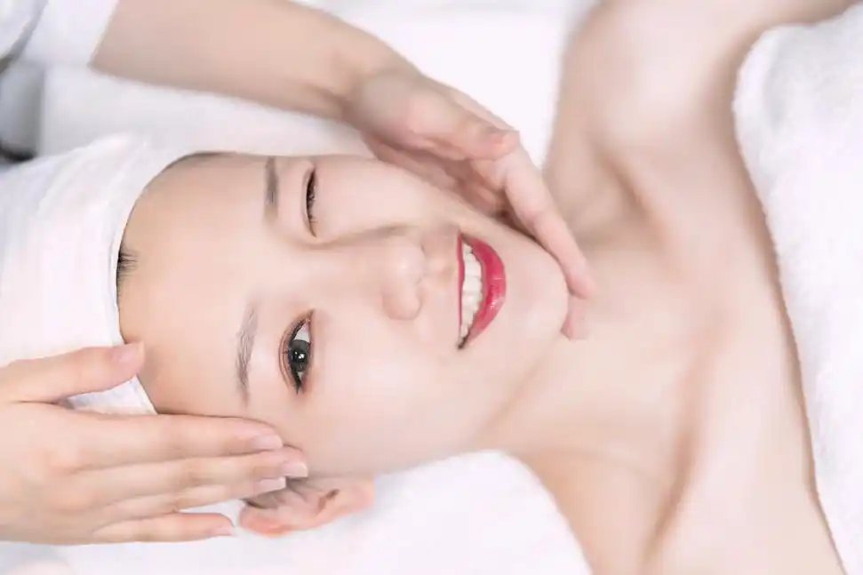 美女化妆美容图片卷发女人银色头发女性人物人像半身漂亮欧美女人人物