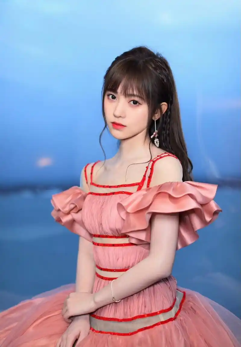 鞠婧祎每个时期都是如此的美好可爱