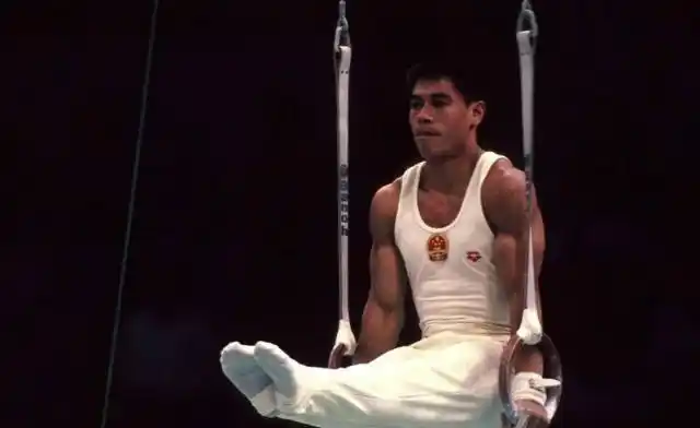 从照片上看,56岁的李宁已经无法抵抗年龄的侵蚀.