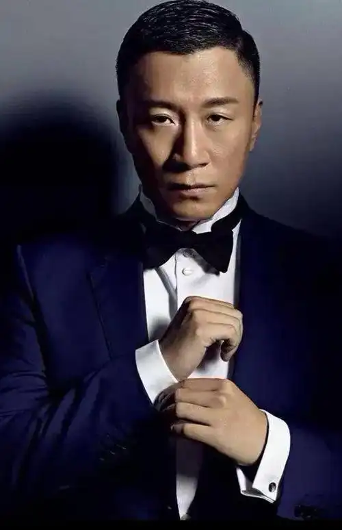 孙红雷,1970年8月出生于黑龙江省哈尔滨市道里区,中国内地影视男演员