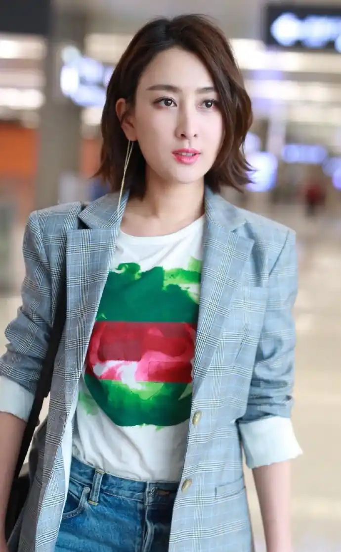 马苏微笑满面迷人气质写真图片