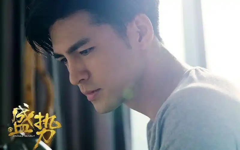 盛势网络剧盛势拍摄花絮之雨中的真人打戏累了一整晚