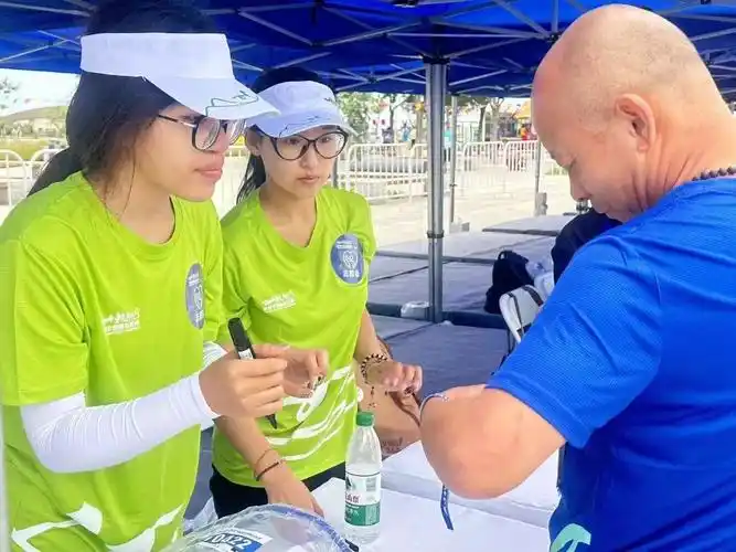 一路同行——新城区志愿服务持续照亮2024敕勒川草原半程马拉松赛