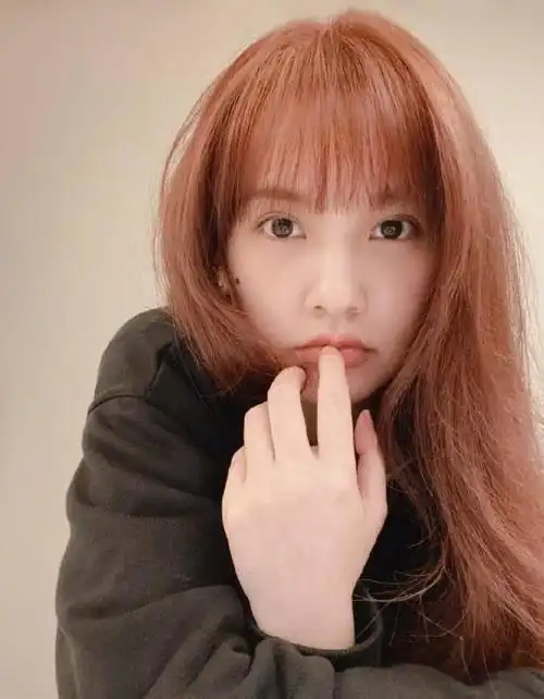 自夸驻颜有术!杨丞琳新发色造型,微博晒美照