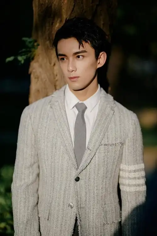 吴磊五四晚会造型