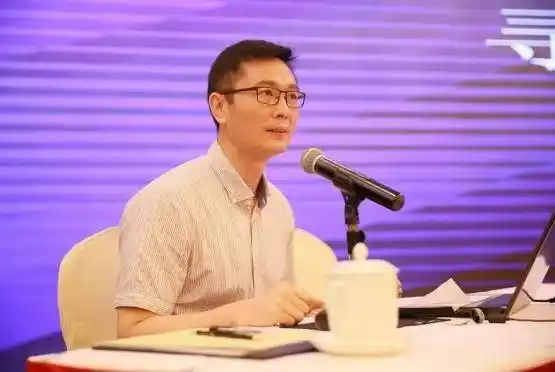 南京中小学"疫情教育必修课"上线!首课中华中学校长徐飞讲"理性思考"