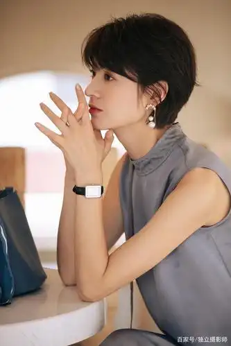 精致的女人 摄影师 灵蹊