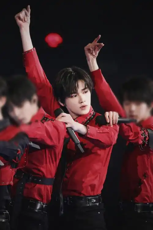 宋亚轩超话78#宋亚轩 心动无限#201220星光大赏在所有的怦然心动里