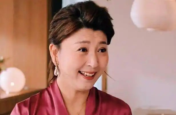 国家一级演员闫学晶:不顾家人反对嫁大10岁富商,今婚姻状况如何