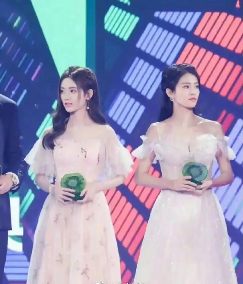 鞠婧祎和白鹿,相似造型,谁更漂亮呢?