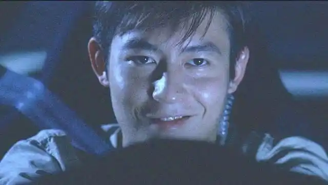 陈冠希在《头文字d》中饰演高桥凉介,与周杰伦既是对手又是队友,那