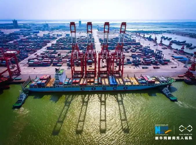 无人机镜头下 邂逅南沙港的别样风情