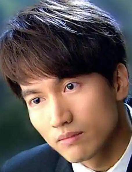 言承旭18年为啥一直留刘海?当他掀起刘海瞬间,难怪林志玲看不上