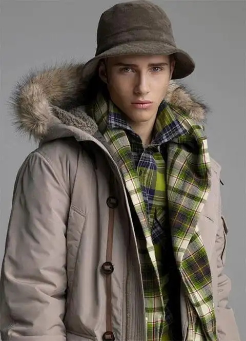 组图:加拿大的90后混血男模ryan taylor写真