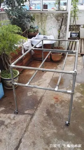 安装好的椅子骨架