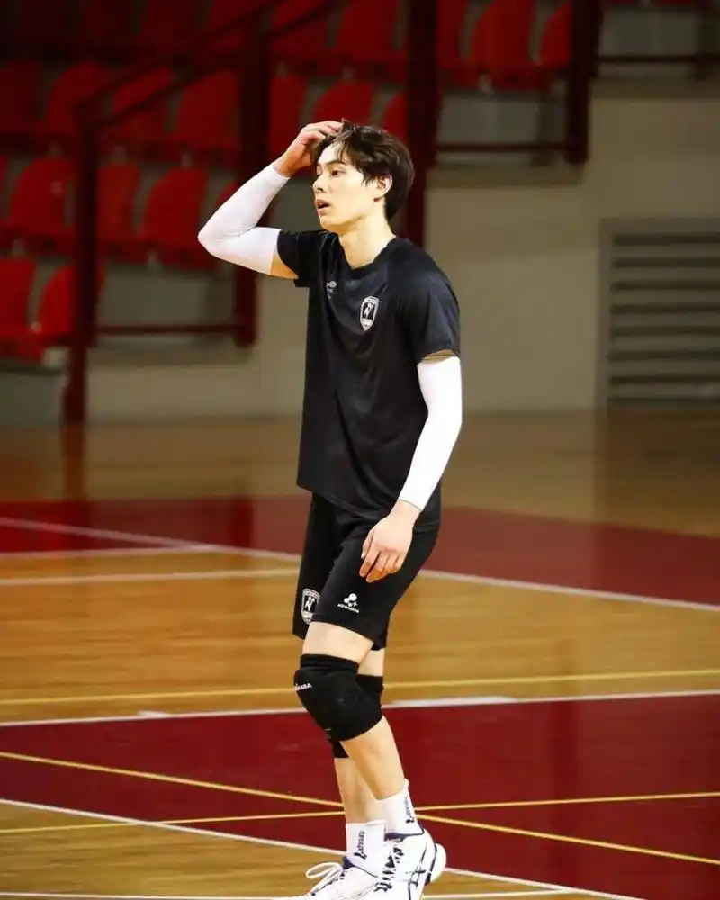 高桥蓝别太帅了 这组照片真的很清爽哇!太有活力了吧!