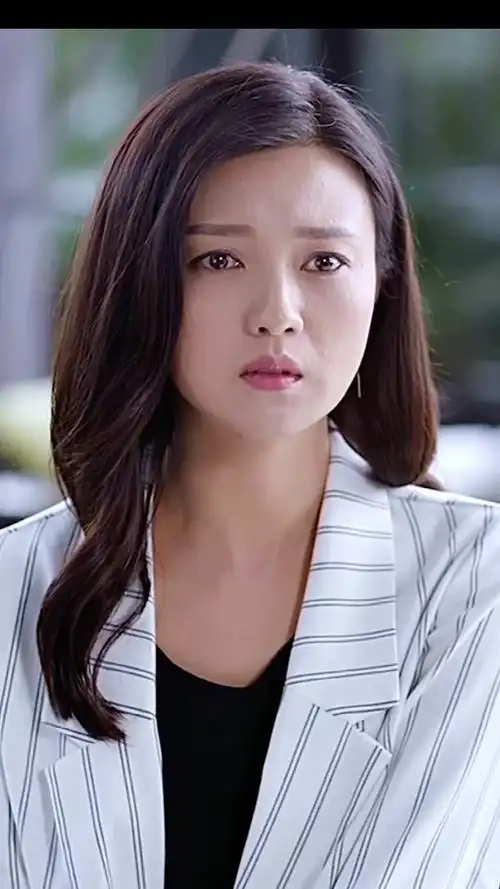 43岁的傅晶 美丽如初,甜美如初.