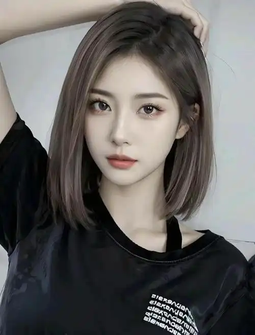 短发女生的时尚秘诀:"一刀切"发型打造清爽干练形象|脸型|卷发|圆脸