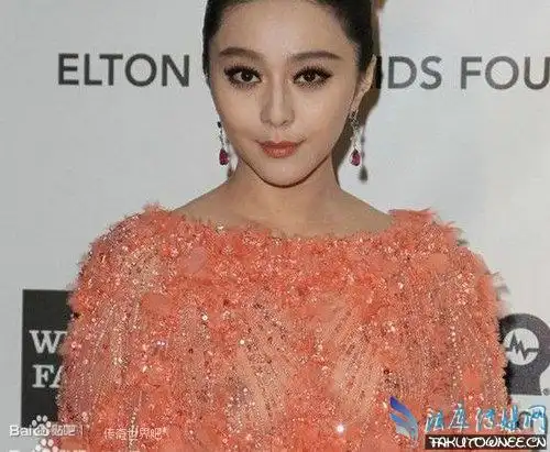 范冰冰奥斯卡露黑葡萄范冰冰的胸部罩杯有多大