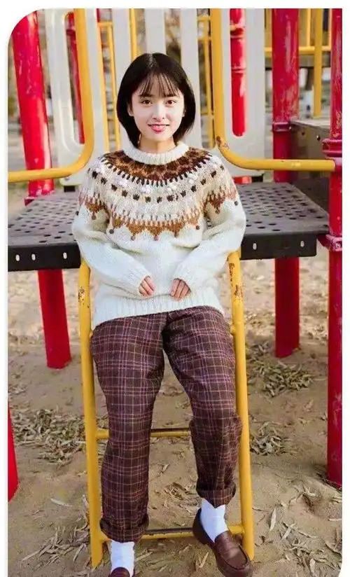 沈月真任性半身裙下惊现铁柱腿网友打死都不信你体重90斤