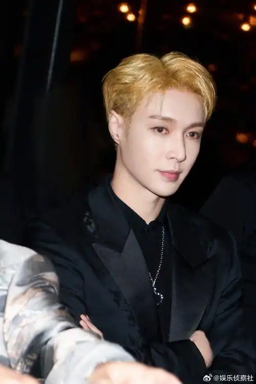 海外媒体报道张艺兴