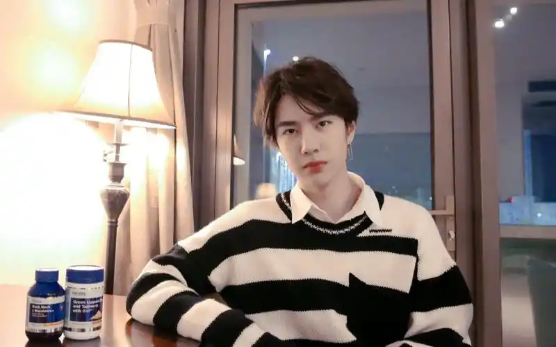 活动  王一博暗黑dark cool guy系列