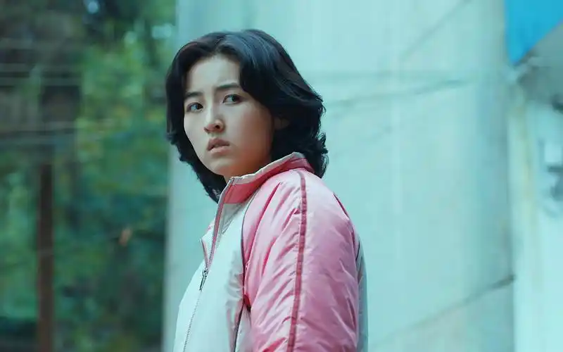 张子枫最新悬疑新剧,为找闺蜜深入虎穴,没想遇到了全员恶人(一)