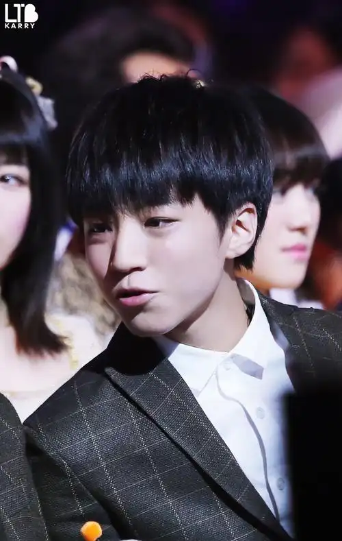 tfboys王俊凯 2015.04.13 第15届音乐风云榜年度盛典表演现场.