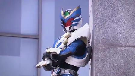 谁能拒绝得了呢,这么一位有风度的飞影铠甲!