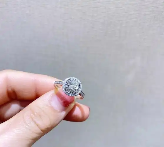 莱绅通灵蓝色火焰真心钻石