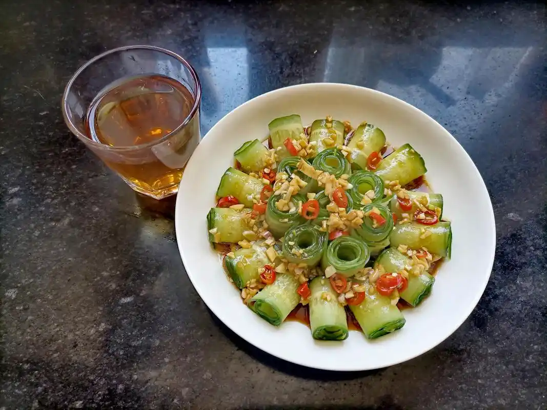 开胃小菜(凉拌黄瓜卷)