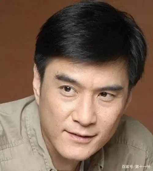 他是国家一级演员 曾饰演《西门庆》遭辱骂 如今60岁 孩子只有8岁