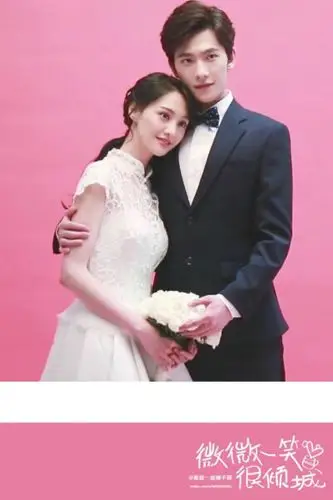 微微一笑很倾城# #壁纸# 杨洋 郑爽 婚纱照(cr:微博@蛋黄一直睡不 ))