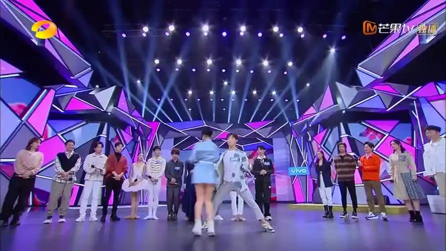快乐大本营:《舞蹈风暴》首席亮相名场面 一个比一个厉害了