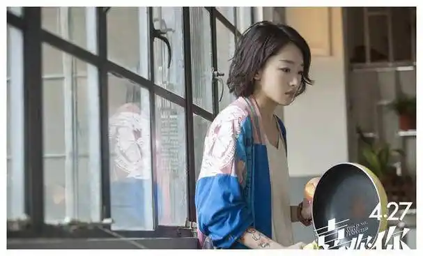 周冬雨璀璨新星银幕之光公益之心引领影视新风向