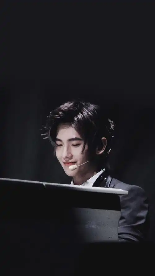 杨洋说之前的舞台表演已经是绝唱