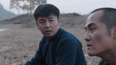 雷佳音gif白鹿原gif草地gif凄凉gif