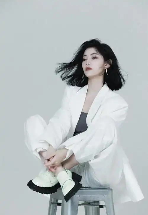 许佳琪真大饱满十足的美女