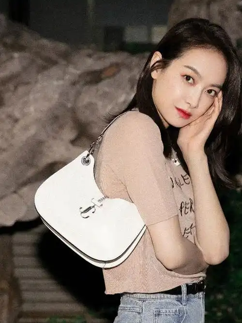 宋茜扮靓的三个穿搭公式:第一个减龄,第二个帅气,第三个时尚