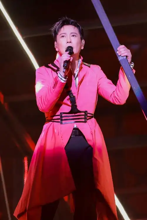 #张信哲未来式2.0巡回演唱会##张信哲-未来式世界巡回演唱会#