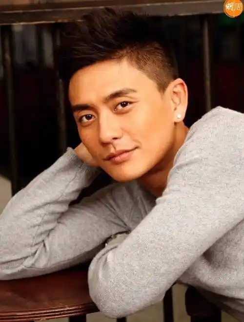 黄宗泽自曝与相恋8年的前女友胡杏儿仍有联络!