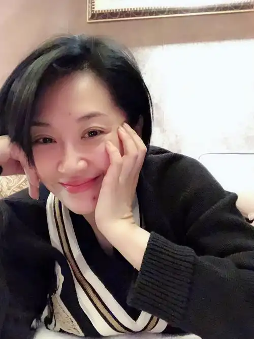 许晴生日素颜吃脏脏包保持身材靠"懂事的肉"-新闻100