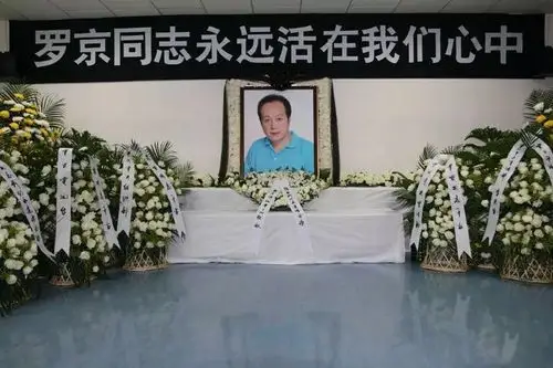 李咏癌症逝世生命如此脆弱余生请对自己好一点