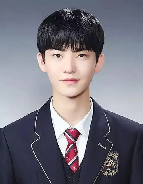 韩网又曝历代级毕业照人家的证件照怎么就能这么好看